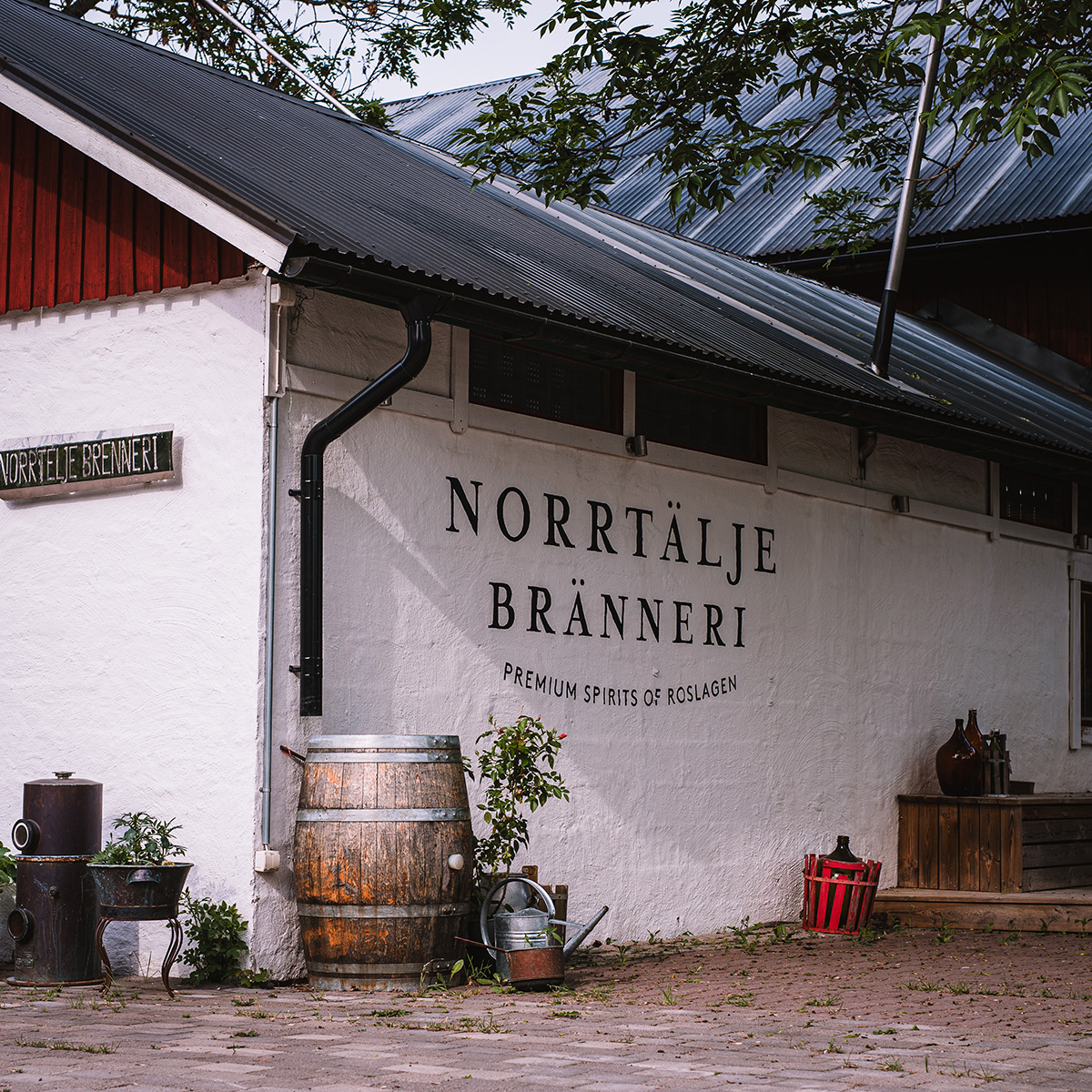 The Flavors of Roslagen: An Exclusive Farm-to-Bottle Experience